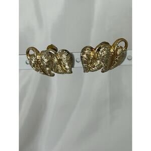 Vtg Pat Pending Coro Clip On Gold Tone Earrings